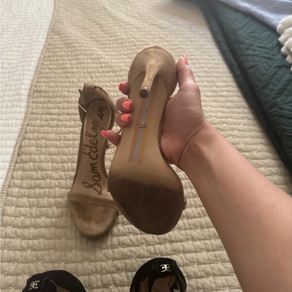 Sam eldeman Heels 7.5 both worn only once . - Picture 2 of 4